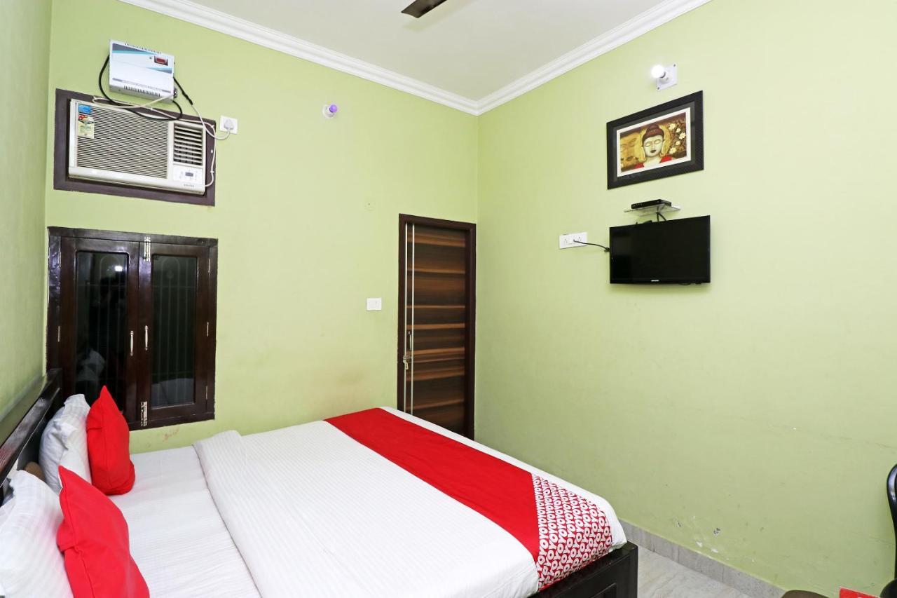 Capital O 11480 Hotel Blue Star - Varanasi — Photos 1